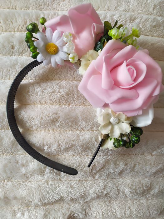 Диадема с цветя - ръчна изработка
