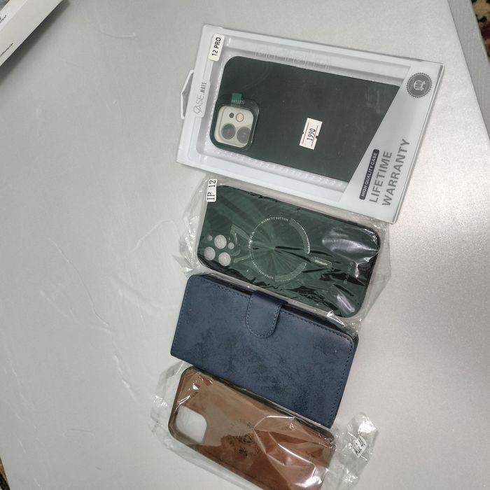 Чехлы для айфон 12pro  комплект