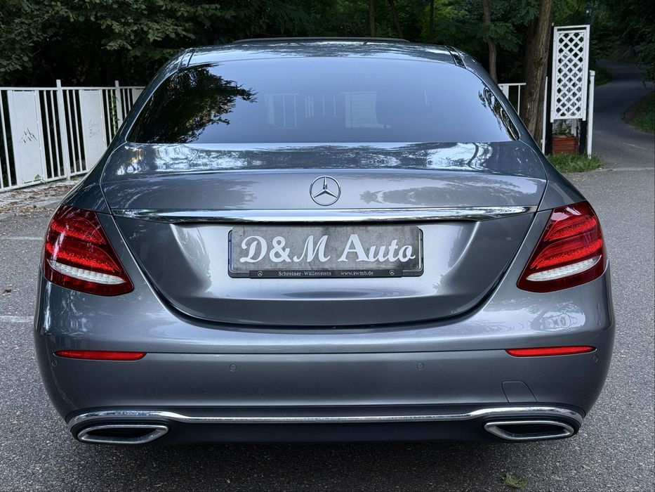 Mercedes-Benz E 400 4MATIC 4 Air matic 340Cp stare Salon echipare de varf