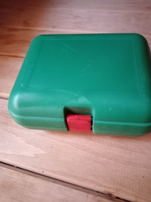 Продам контейнер для хранения , аптечка мелочей