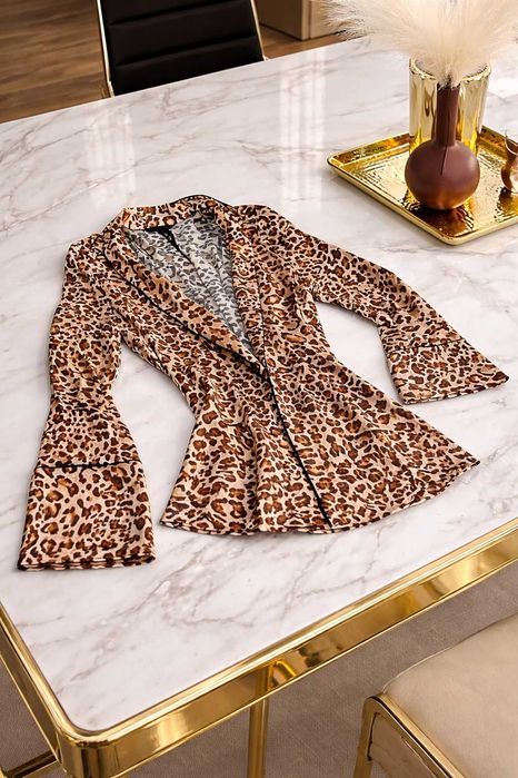 тигрова сатенена риза от плътен дебел сатен без копчета кафява с дълъг ръкав