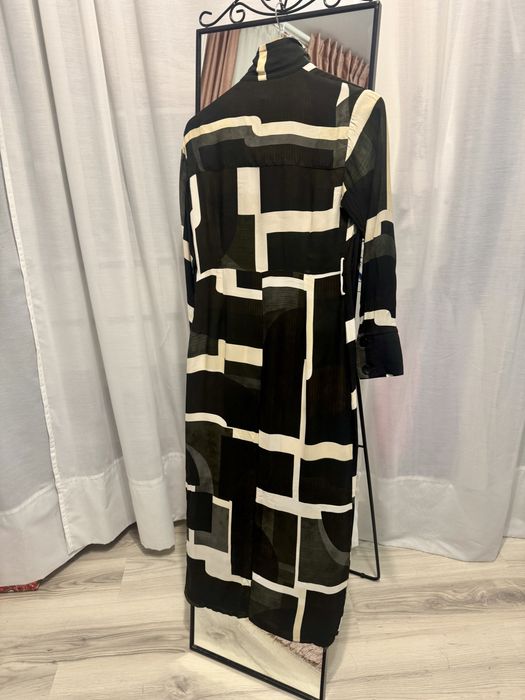 Rochie midi / lunga cu nasturi model geometric Massimo Dutti XS