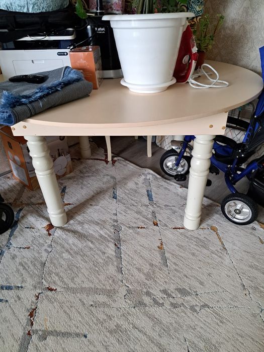 Бір стол бар жиналмалы 9 орындығымен