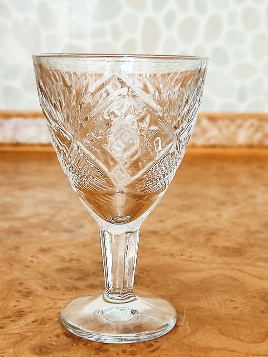 Рюмки и бокалы хрустальные
