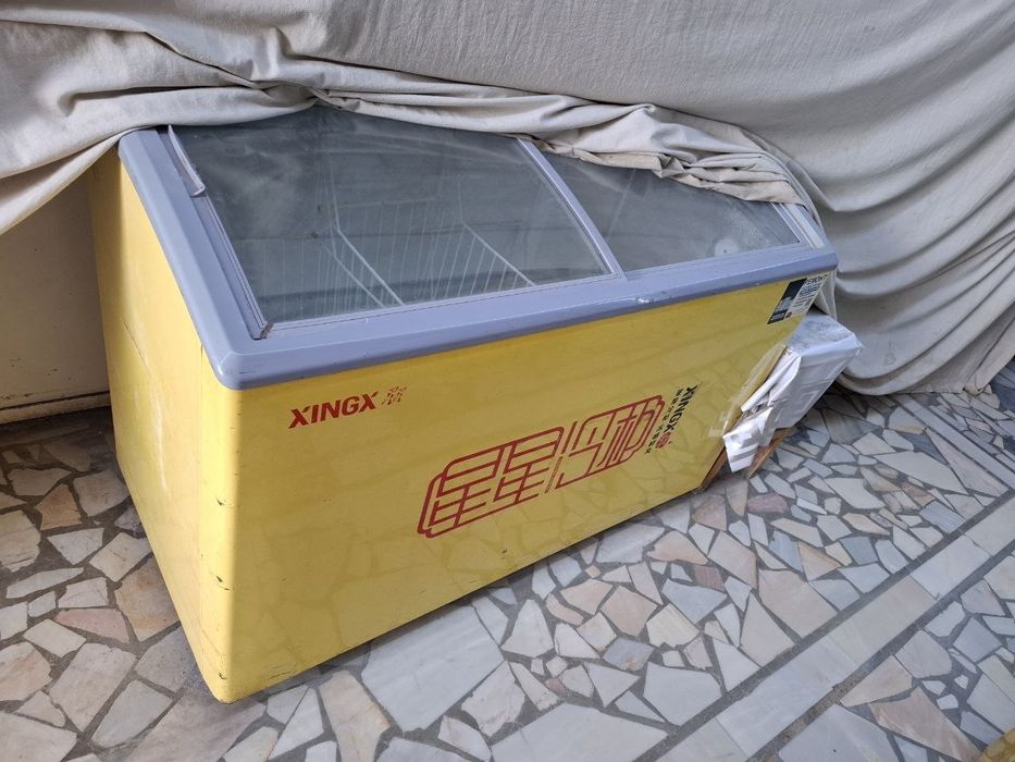 Mebel sotiladi va xolodilnik