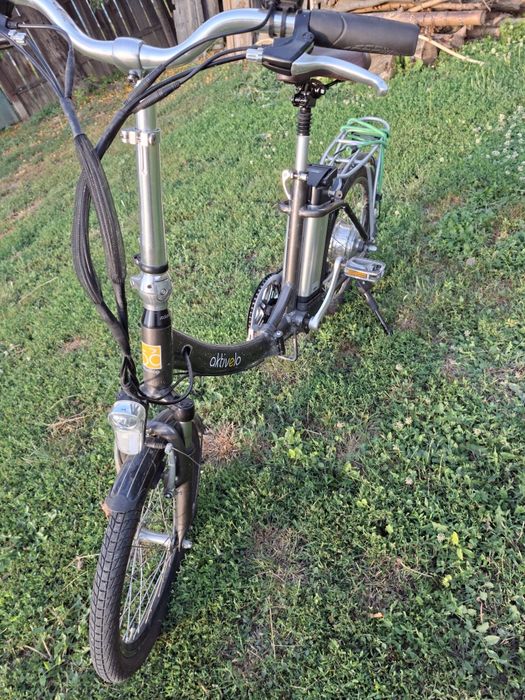 Bicicletă  electrică pliabilă.