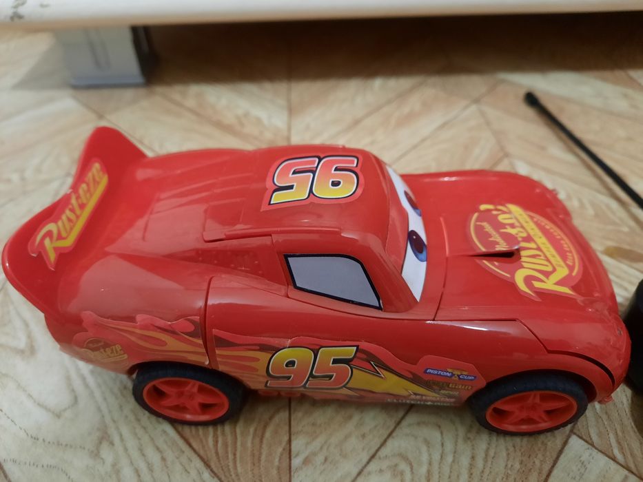 Машинка робот с управлением