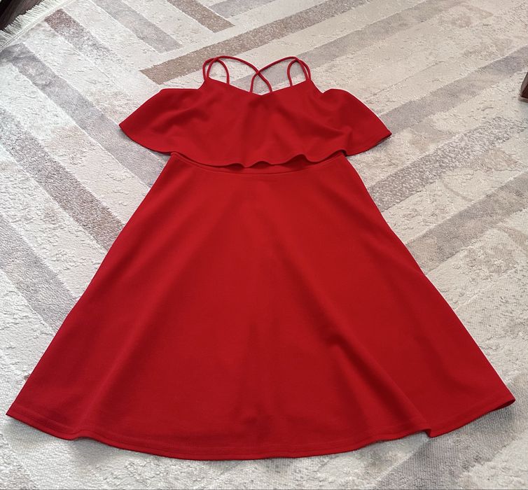 Продам платье состояние новое