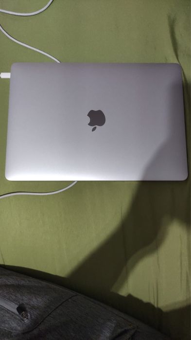 Продам macBook Pro