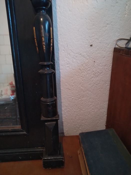 Продавам масивно огледало в стил Макард 19 ти век