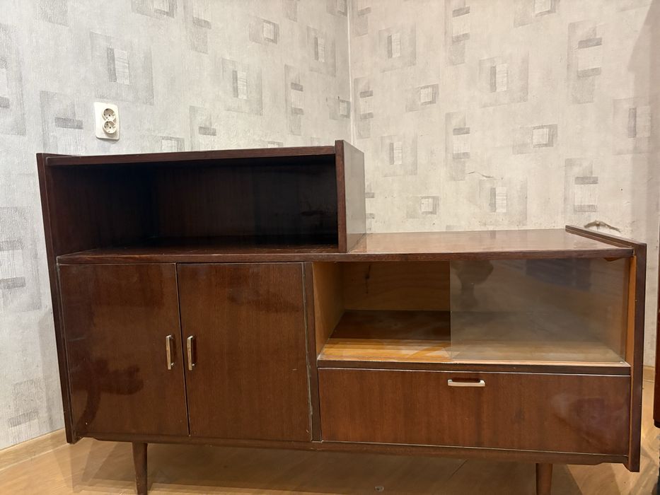 Нощни шкафчета от 60-те и Скрин