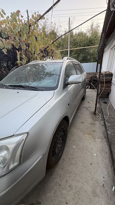 Toyota avensis 2004 года универсал