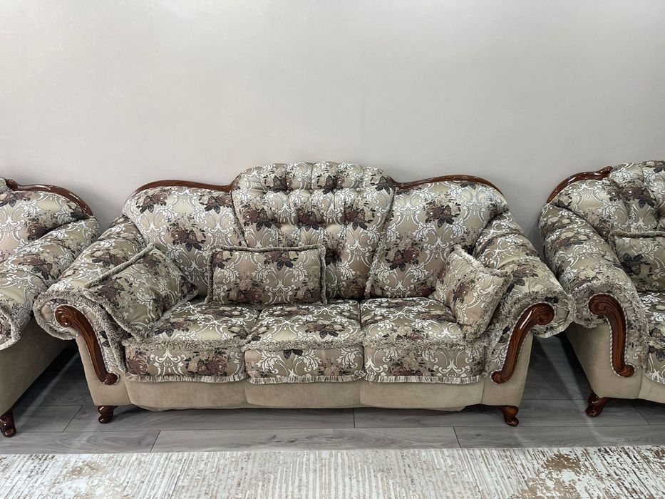 Диван с креслами