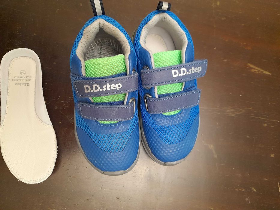 Adidaşi băieţi DD Step mărime 24, noi