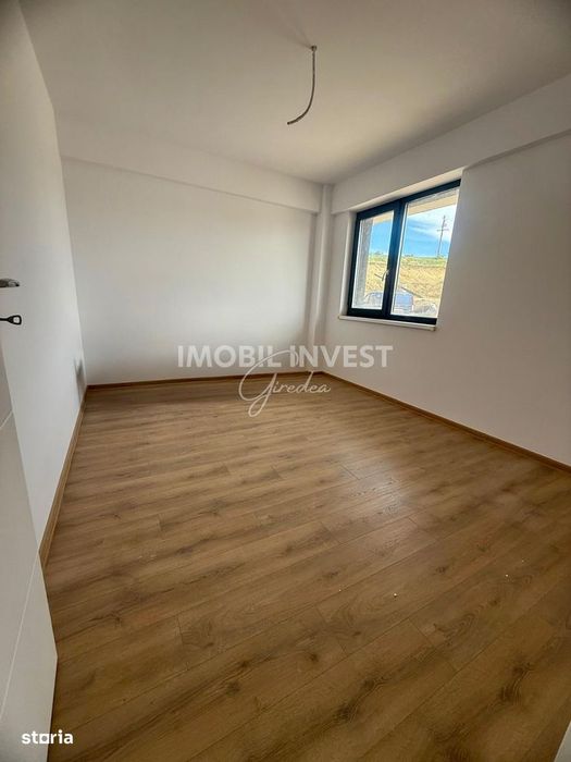 Apartament de vanzare cu 3 camere, bloc nou, parter, parcare inclusa