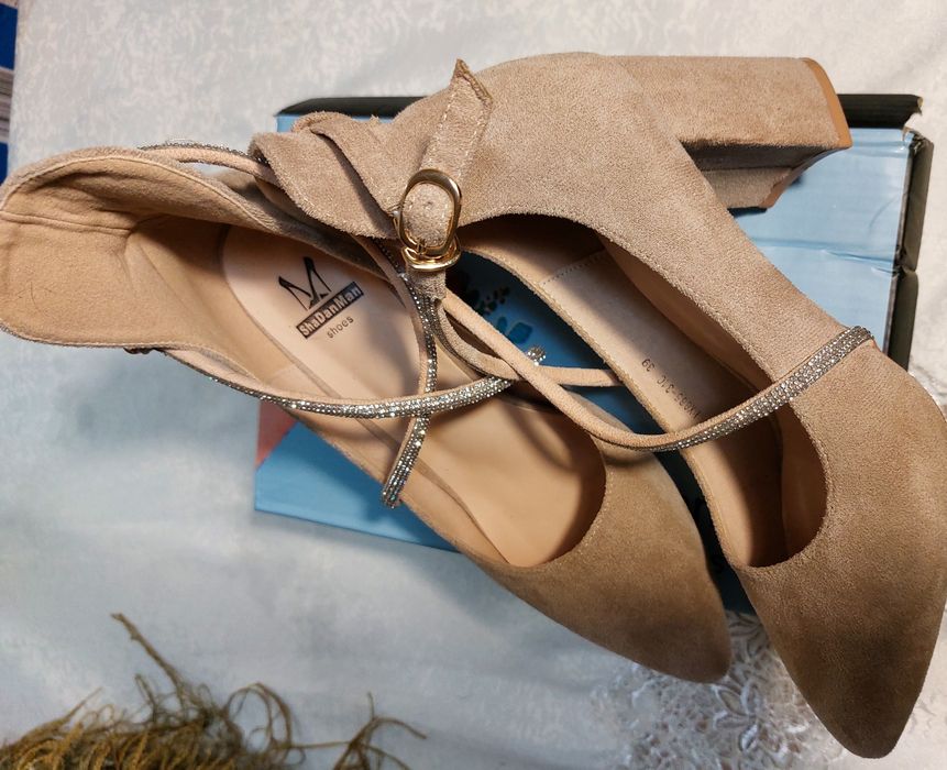 Продам женские туфли