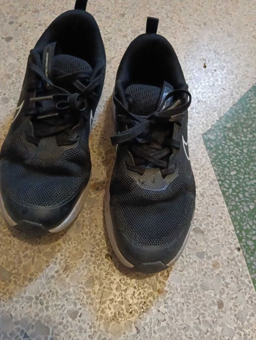 Маратонки NIKE 36н