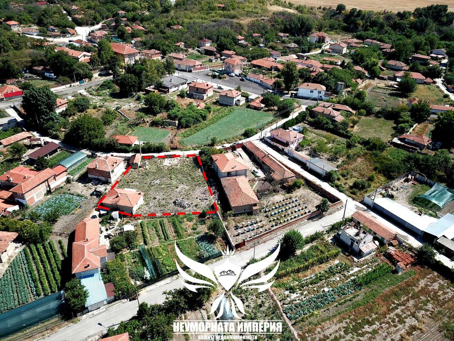 Продавам едноетажна къща с постройки 120РЗП с 997кв двор село Ахматово