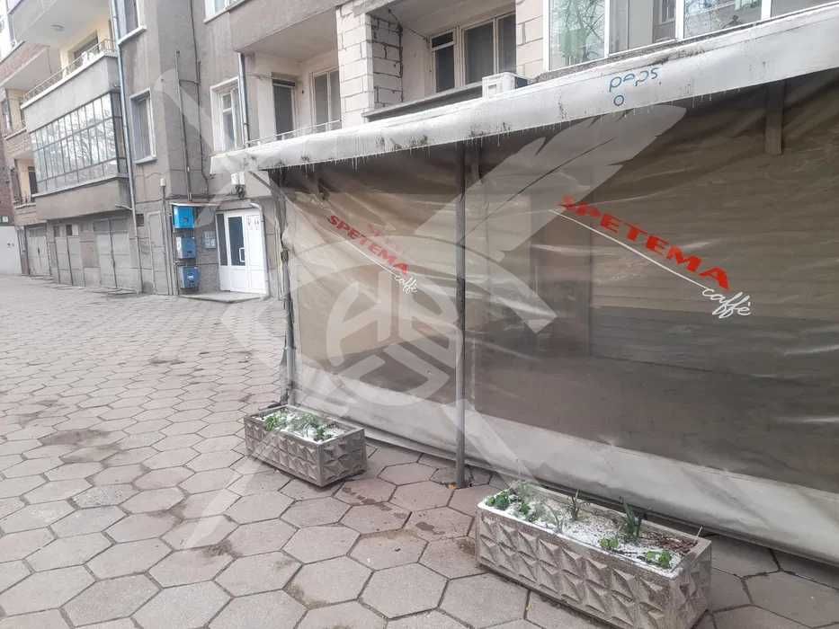 Дава се под наем Магазин в Асеновград - 52 кв.м за 159.12 € - Снимка #1