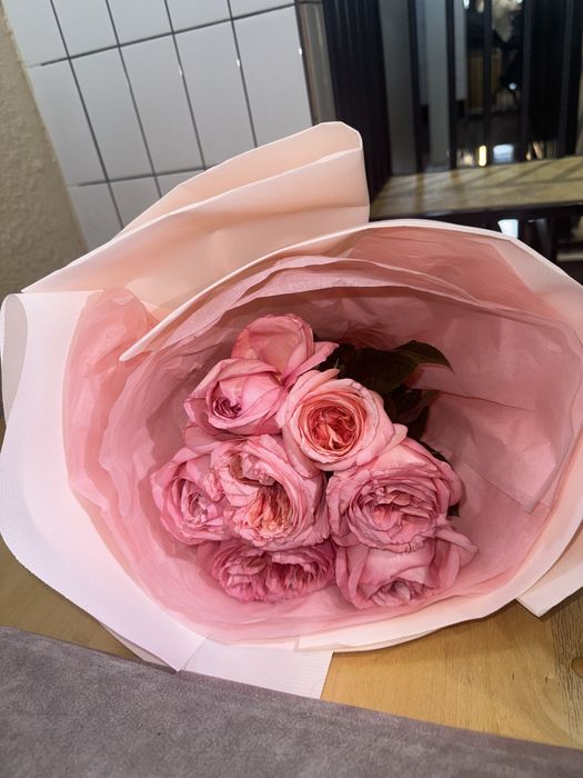 Пионовидные розы 5шт  7 шт