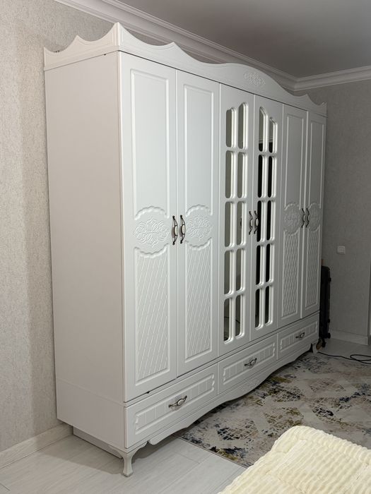 Спальный гарнитур, шкаф, кровать, туалетный столик