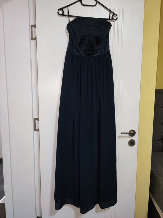 Различни модели рокли в размер ХС и С