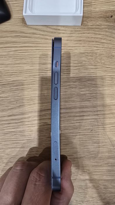 Продавам iphone 14 128 GB Blue