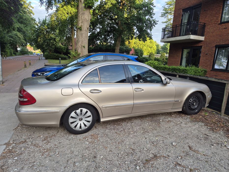 MERCEDES-BENZ E-Class 2005 — imagine 5