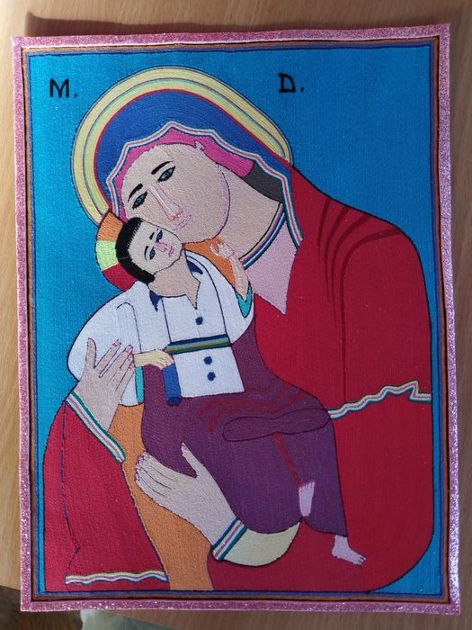 Icoane făcute manual cu multă trudă și răbdare.