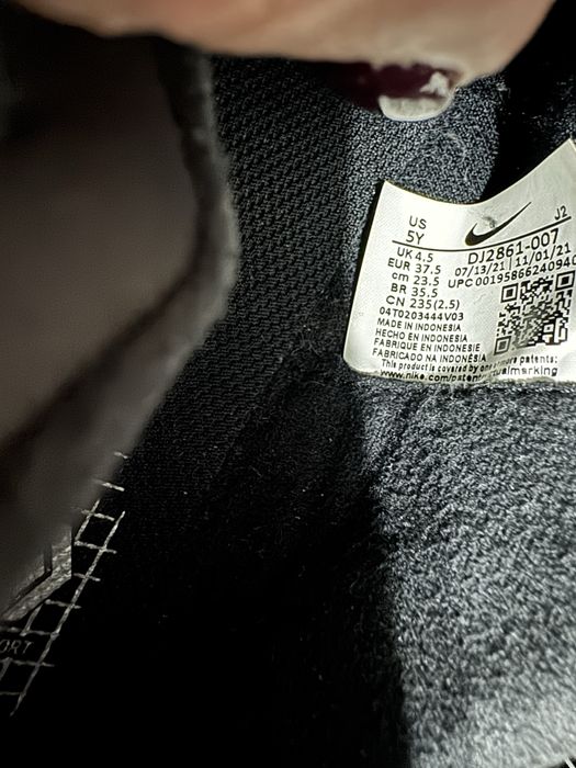 Adidasi Nike fotbal marimea 37.5