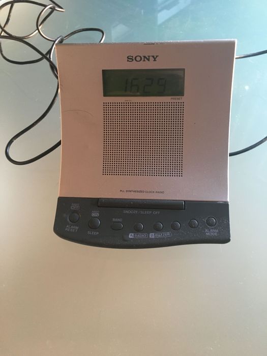 Часовник / Радио будилник