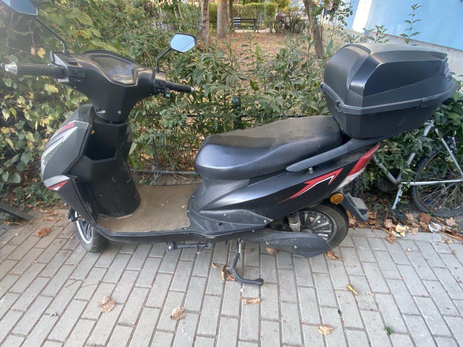 Vand scuter electric