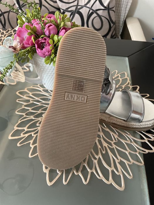 Оригинални  сандали  DKNY  размер 36