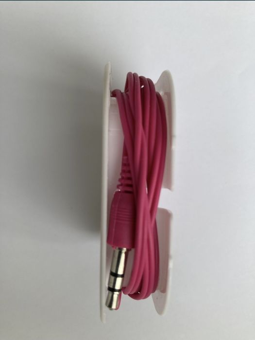 Casti roz/negre cu auriculare din silicon si mufa jack, Avon, roz