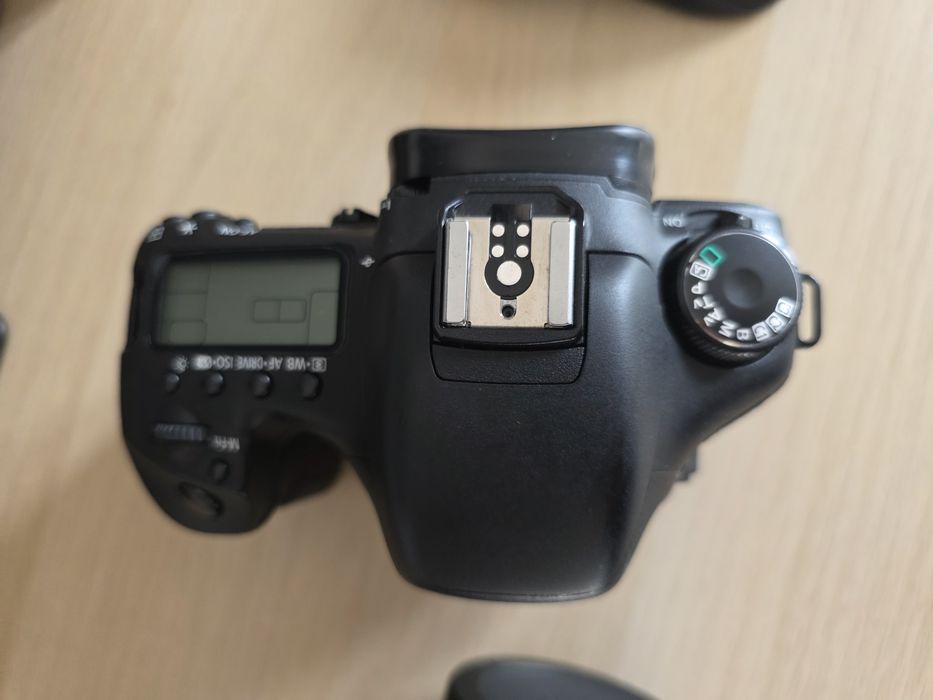 Canon 7D + Canon Speedlite 430EX II + екстри