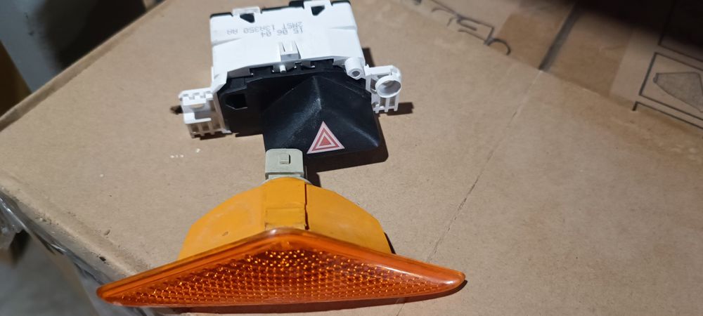 Semnalizarea/buton avari, Ford mk1