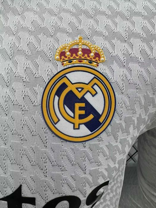Игрална версия на фланелка с дълъг ръкав Реал Мадрид 2024/25
