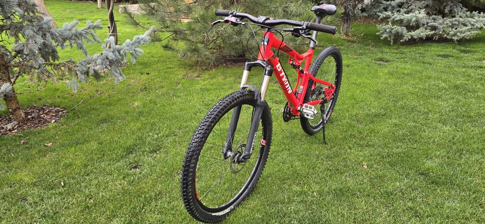 Bicicleta full suspension Rockrider 540s