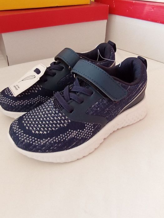 Продается кроссовки