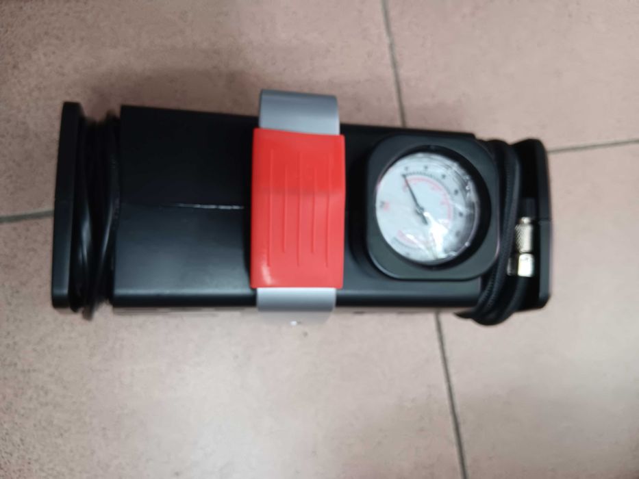 Електрическа помпа,работи на220w,и на 12w.