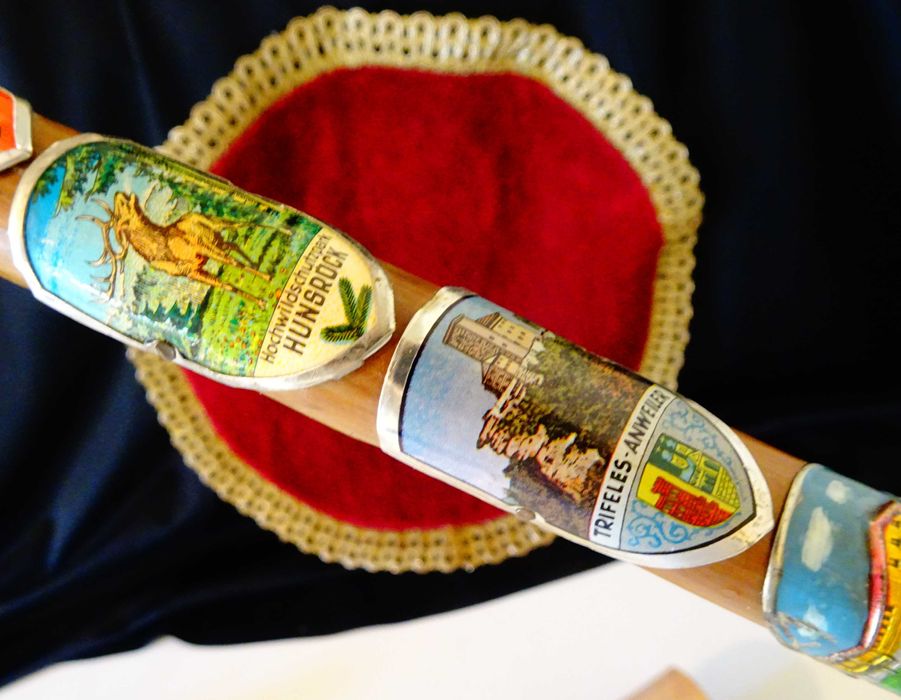 Тиролски туристически бастун 8 значки,Елен,Шварцвалд.