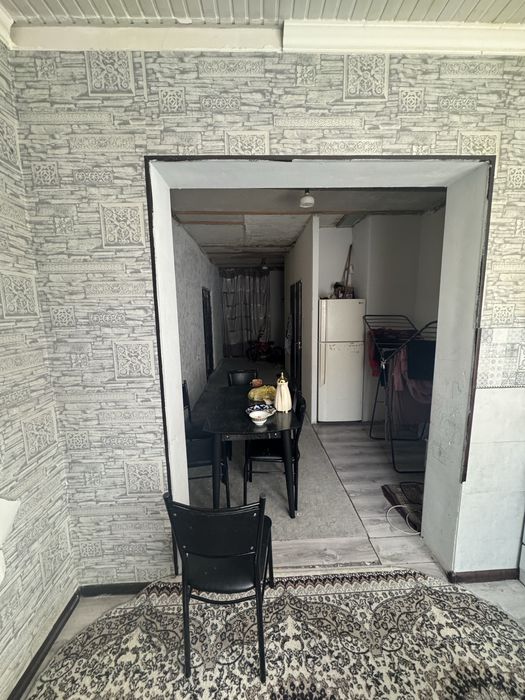 куйлюк массив 4  этаж 1 ком 2  64кв