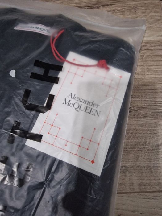 Tricou oricinal Alexander McQueen