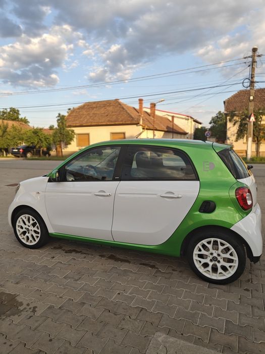 Smart Fourfour electric
