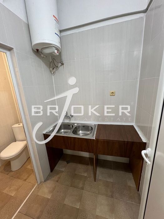 Дава се под наем Магазин в Кърджали, Възрожденци - 90 кв.м за 510 € - Снимка #4