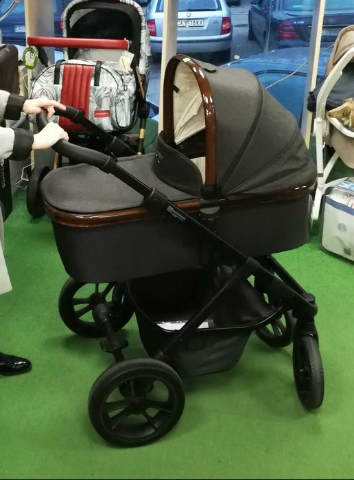 Бебешка количка 2 в 1 с включени аксесоари