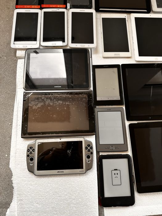 Голям ЛОТ телефони и таблети 65 броя топ цена!