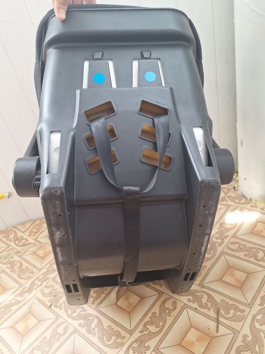 Детское кресло для машины