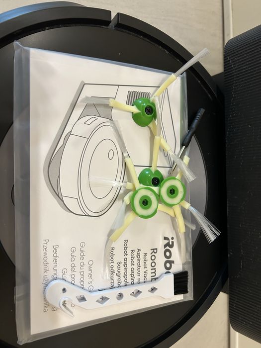 Робот прахусмукачка iRobot Roomba j7+