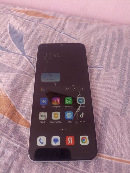 Продам телефон Tecno Spark 8C